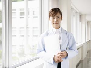 【最新ガイド】自毛植毛の効果と安全性を徹底解説！費用や施術の流れもわかる完全マニュアル